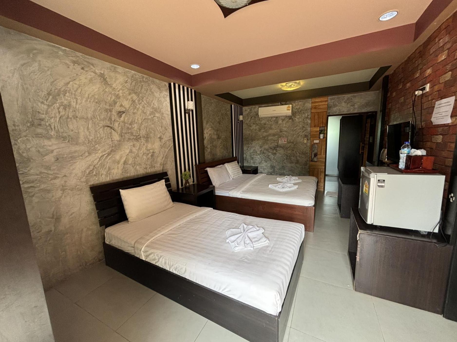 Revolution Kanchanaburi Adventure Hq Ban Chuk Kum Exterior foto